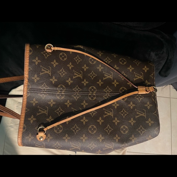 SOLD! - Picture 4 of 16